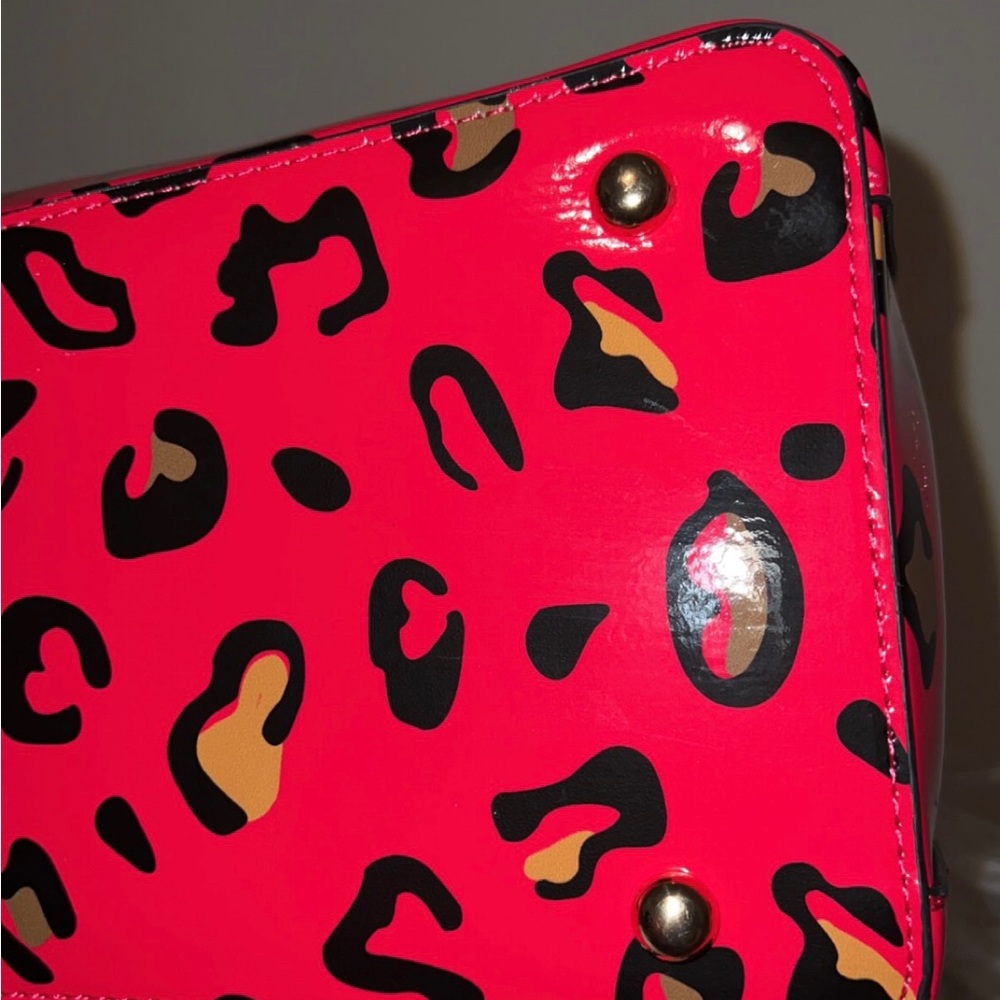 Queen Bee Bag🐝 - Picture 8 of 9